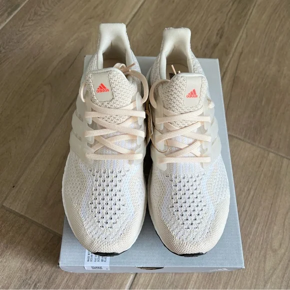 ADIDAS  ULTRABOOST 5.0 DNA - Picture 6 of 8